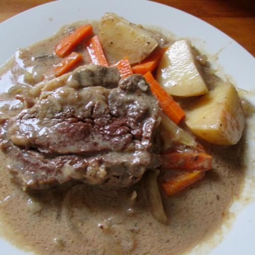 Rôti de palette aux oignons et crème de champignons de Louise B. | Photo de Louise b.