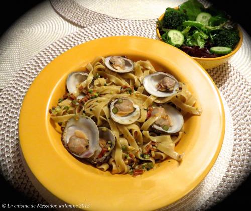 Tagliatelles aux palourdes fraîches et au pesto de tomates séchées de Messidor | Photo de Messidor