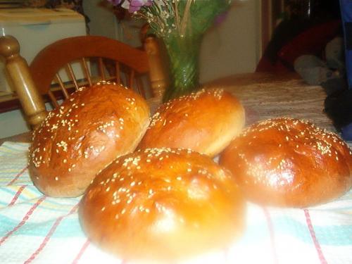 Bérets au mozzarella et au sarrasin au robot boulanger de Hélène L | Photo de Sukie