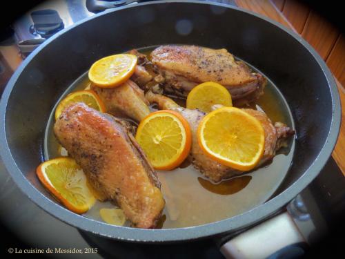 Canard entier braisé à l'orange de Messidor | Photo de Messidor