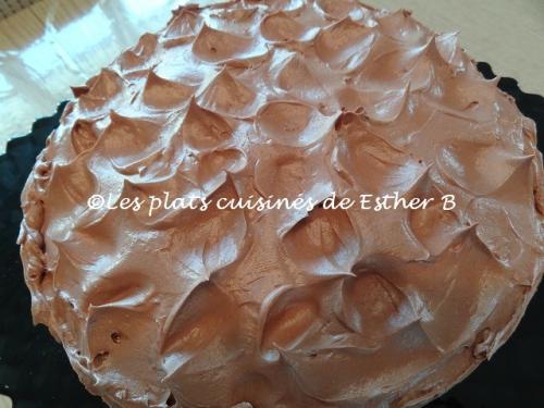 Gâteau au chocolat classique avec glaçage en forme de pics de Esther B | Photo de Estherb