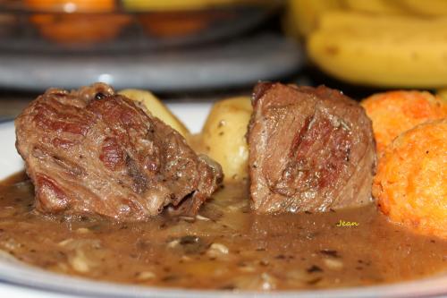 Mijoté de bœuf au vermouth et aux herbes de Nell | Photo de Nell