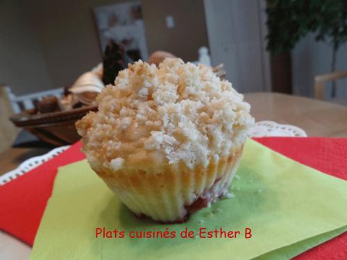 Muffins à la rhubarbe et aux fraises, garniture streusel aux amandes de Esther B | Photo de Estherb