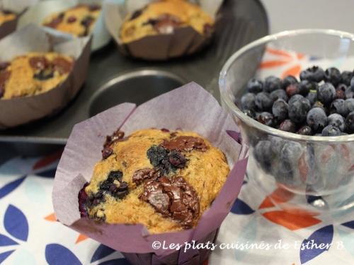 Muffins aux bleuets, bananes et chocolat noir de Estherb | Photo de Estherb