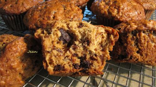 Muffins, bananes, noix, raisins et chocolat de Nell | Photo de Nell