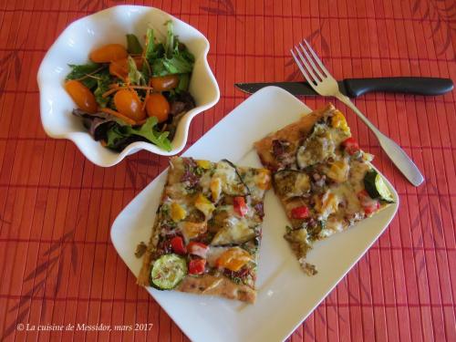 Pizza au pesto et aux légumes grillés + de Messidor | Photo de Messidor