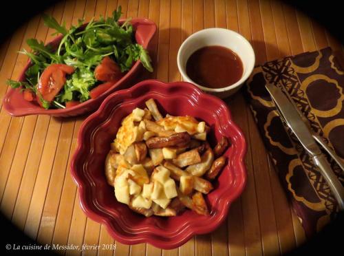 Poutine au poulet, sauce bbq à l'asiatique de Messidor | Photo de Messidor