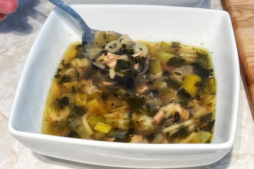 Soupe à la dinde et aux épinards à l'instant pot de Mireille | Photo de Mireille