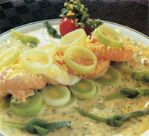 Tresse de saumon et sole mimosa de Qu'est-Ce Qu'on Mange | Photo de PassionRecettes