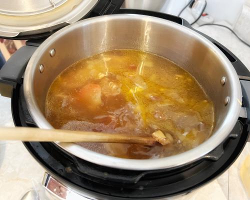 Bouillon de carcasse de poisson à l'instant pot de Mireille | Photo de Mireille