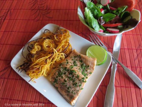 Filets de truite poêlés + frites en spirales + de Messidor | Photo de Messidor