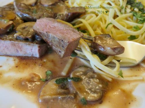 Foie de veau poêlé, sauce crémeuse aux champignons + de Messidor | Photo de Messidor