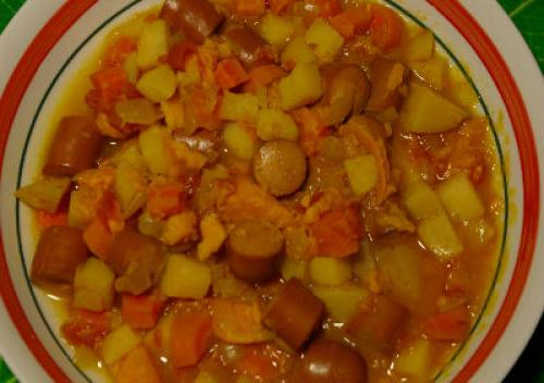 Mijoteuse : casserole de légumes-racines et de saucisses fumées de Pico57 | Photo de Pico57