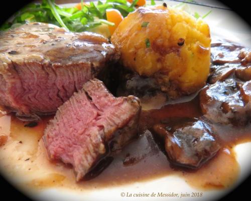 Pavés de boeuf bbq, sauce poivrée aux champignons + de Messidor | Photo de Messidor