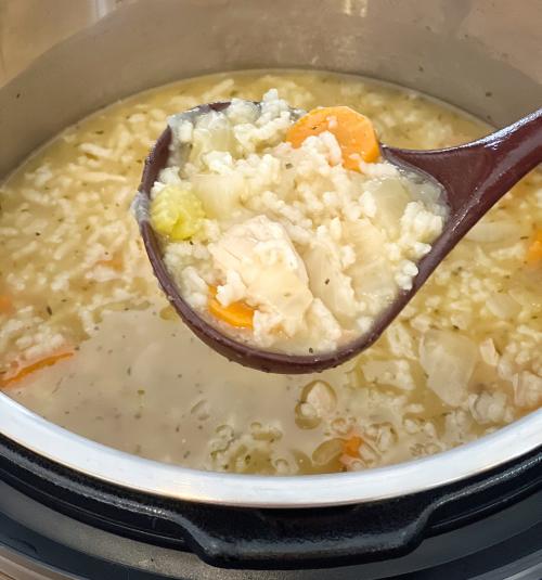 Soupe de riz arborio, poulet et légumes à l'instant pot de Mireille | Photo de Mireille