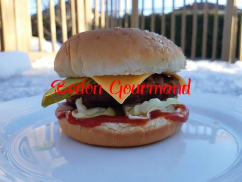 Burgers de boeuf et de frites (fritas) de Bedon Gourmand | Photo de Bedon gourmand