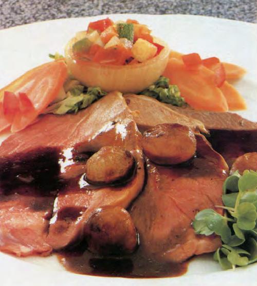 Gigot d'agneau à l'ail de Qu'est-Ce Qu'on Mange | Photo de PassionRecettes