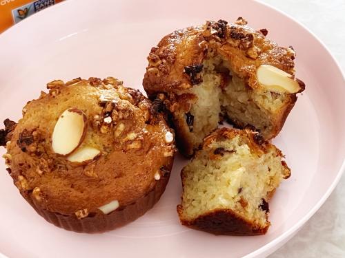 Muffins aux pommes, yogourt, granolas et canneberges séchées | Photo de Mireille