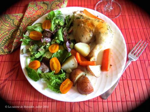 Poulet entier au beurre d'herbes et aux légumes de Messidor | Photo de Messidor