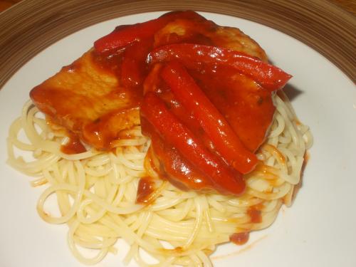 Côtelettes de porc à la sauce tomate piquante de Manger Avec Mo | Photo de Manger avec mo