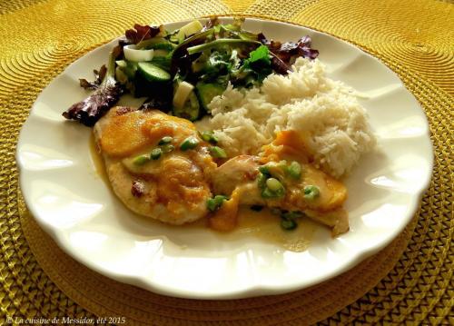 Escalopes de poulet aux nectarines, sauce à la crème de Messidor | Photo de Messidor