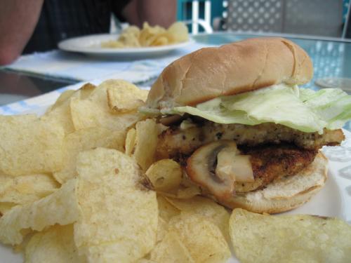 Hamburger poulet croustillant de Corralou | Photo de Corralou