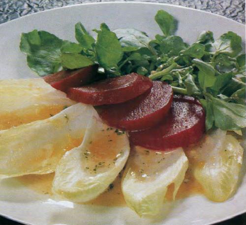 Salade de betteraves, endives et cresson de Qu'est-Ce Qu'on Mange | Photo de PassionRecettes