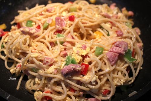 Spaghetti aux œufs légumes et jambon de Nell | Photo de Nell