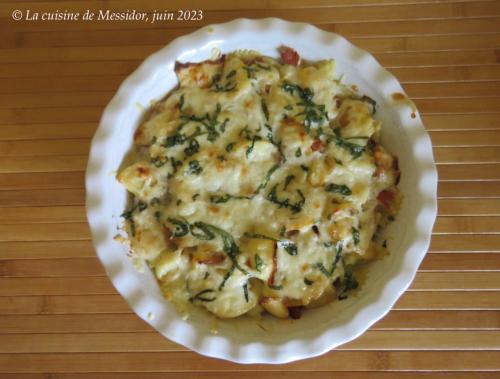 Vacances en cuisine 16 - pintade confite, pommes caramélisées et cheddar + de Messidor | Photo de Messidor