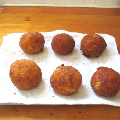 Boulettes de pommes de terre farcies restes de poulet de Louise B. | Photo de Louise b.