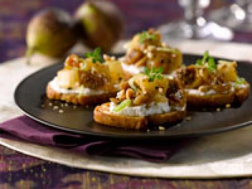 Bruschetta aux figues, poires et arachides de Edition Nouvelles | Photo de Edition nouvelles