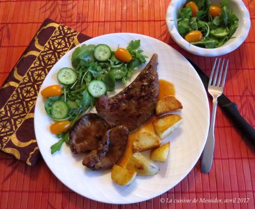 Foie de veau poêlé, sauce à l'orange et aux pruneaux de Messidor | Photo de Messidor