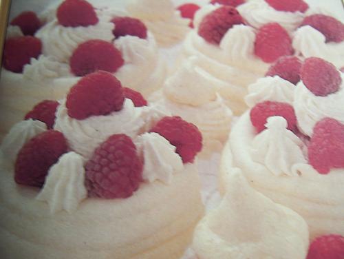 Meringue - vacherin aux framboises - pol martin de Callyoe | Photo de Callyoe