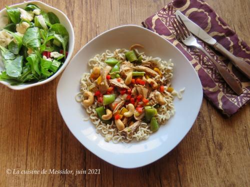 Nouilles au poulet cuit à l'orientale + de Messidor | Photo de Messidor