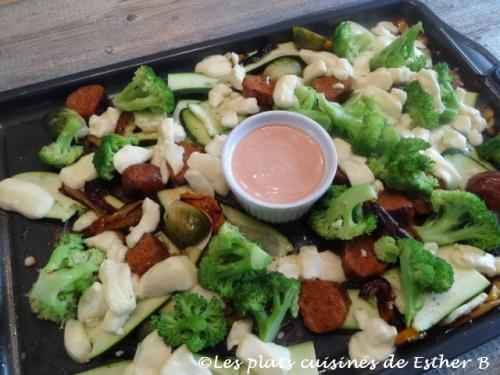 Plaque de saucisses, légumes et fromage en grains de Esther B | Photo de Estherb