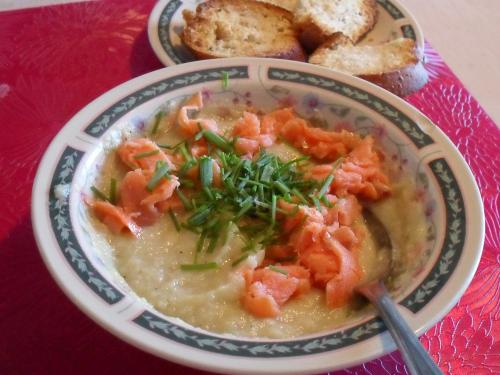 Potage au choufleur et saumon fumé de Fernandejean | Photo de Bellafern