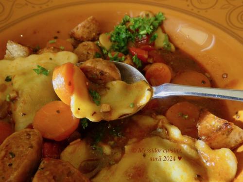 Soupe de raviolis à la saucisse et aux croûtons + de Messidor | Photo de Messidor