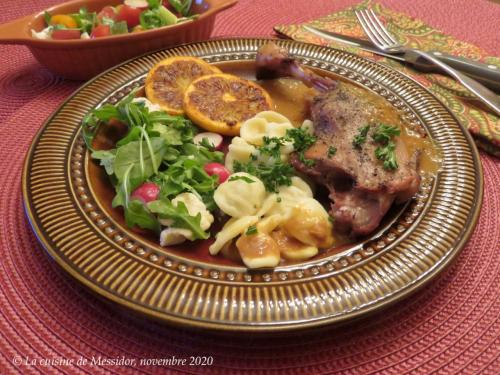 Cuisses de canard confites, sauce à l'orange et au vin + de Messidor | Photo de Messidor