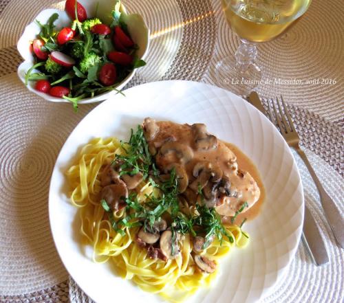 Escalopes de poulet poêlées, sauce crémeuse à l'italienne de Messidor | Photo de Messidor