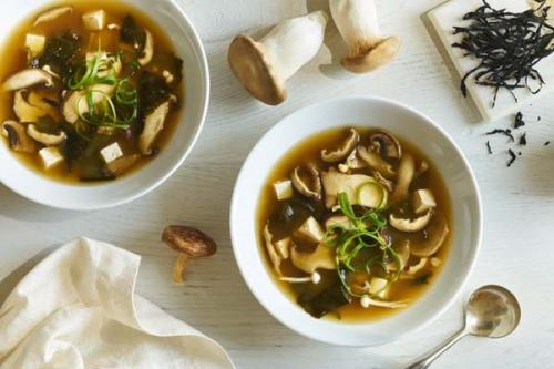 Soupe miso végétarienne aux champignons de Edition Nouvelles | Photo de Edition nouvelles