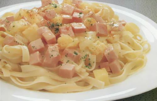 Tagliatelle jambon-ananas de Qu'est-Ce Qu'on Mange | Photo de PassionRecettes