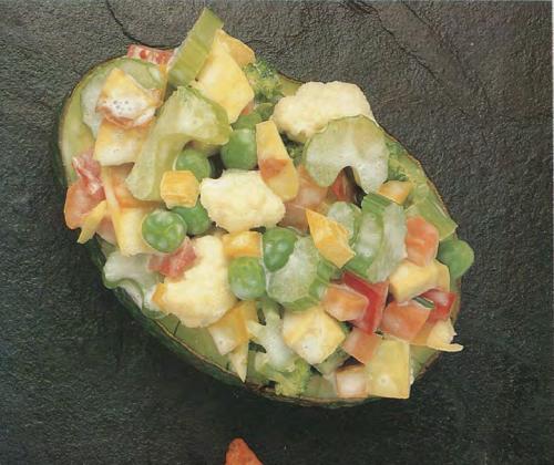 Avocat aux petits légumes de Qu'est-Ce Qu'on Mange | Photo de PassionRecettes