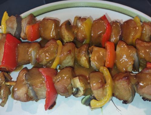 Brochettes de cube de porc et sa marinade | Photo de PassionRecettes