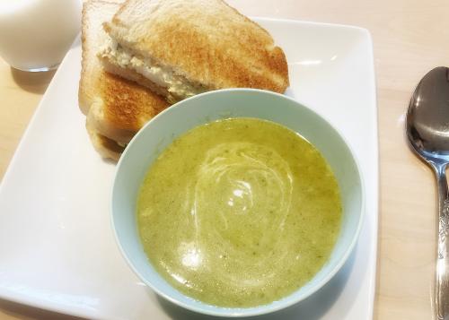 Crème de brocoli et cheddar à l'instant pot de Mireille | Photo de Mireille