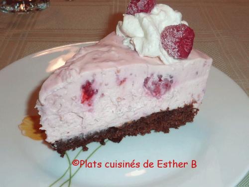 Gâteau mousse aux framboises (avec base chocolatée) de Esther B | Photo de Estherb