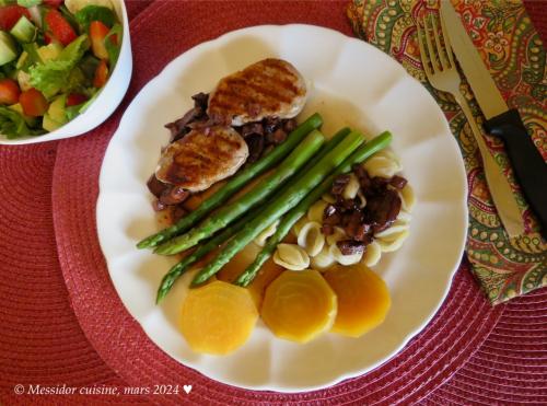 Médaillons de porc, sauce au porto et aux champignons + de Messidor | Photo de Messidor