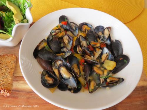 Moules au vin blanc, sauce méditerranée de Messidor | Photo de Messidor