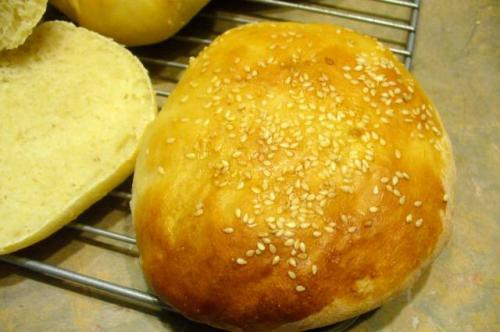 Petits pains hamburger maison de Boulis | Photo de Toffee