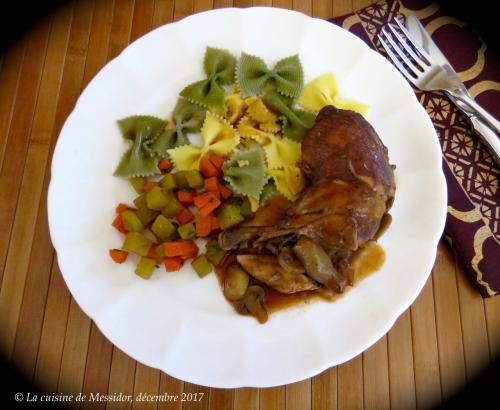 Poulet au vin rouge, sauce aux champignons de Messidor | Photo de Messidor