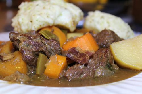 Ragoût de boeuf et scones aux herbes de Nell | Photo de Nell